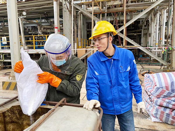 尿素CO2冷卻器化學清洗正式開始.jpg