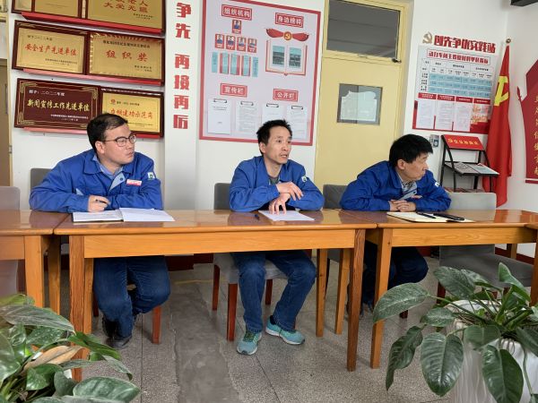為確保此次大檢修停車計劃安全順利的完成，動力車間及早動手，精心組織，周密部署。按照公司大檢修指揮部的停車計劃，及時召開車間大檢修停車計劃工作會議.jpg